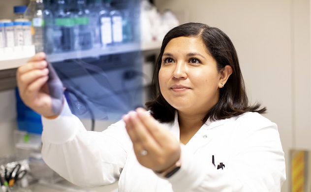 Trainee viewing the results of an experiment