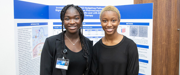 Esinam Ekpeh and Nia Atcherson at 2022 SPARK Mini Science Fair at Mayo Clinic